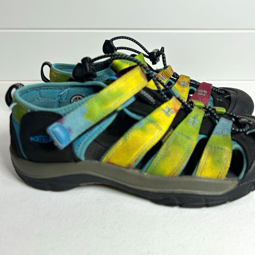 KEEN Newport H2 Kids Strappy Sport Sandals Size 4 Closed Toe Bungee Multicolor